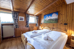 2-Zimmer Wohnung Mansarde 2-Zimmer Wohnung Mansarde