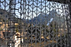 Aus dem Fenster gesehen, Berge Gipfel 11 und Gipfel 12 Aus dem Fenster gesehen, Berge Gipfel 11 und Gipfel 12