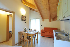 Appartamento 4/6 posti letto verde mansarda Appartamento 4/6 posti letto verde mansarda