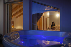 Hot_Romanda2022_25_bassa