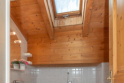 APPARTAM. N. 7 BAGNO CON DOCCIA E VASCA