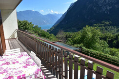 app.1 balcone lago