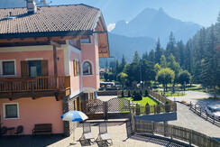 579B461A-7277-49BD-A015-909A53FD4FE4