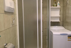 F9819195-27B1-4CD6-86B5-72F8425D83F5