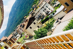 EAF8D753-D28B-4571-AF60-7A0F8014DB22