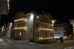 984E1439-FEF3-4013-B153-F165187227ED