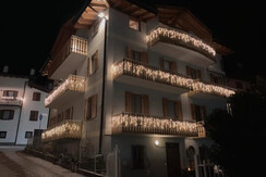 E2724371-DF6D-4A1C-B489-7647AB859AA8