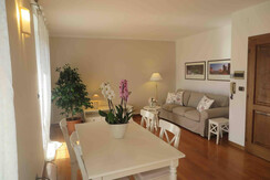 Soggiorno con zona pranzo