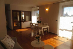 Soggiorno con zona pranzo