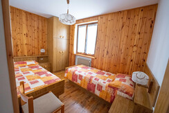 App 4 - Camera due letti singoli