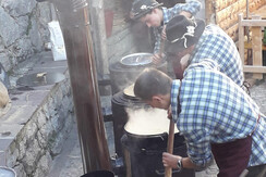 961744AE-C1D2-405B-AA66-E2E74DDF8667