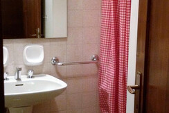 9.bagno con doccia