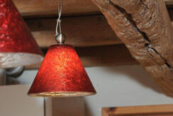 Particolare illuminazione e travi a vista Particolare illuminazione e travi a vista