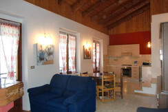 Ambra C: soggiorno con angolo cottura Ambra C: soggiorno con angolo cottura