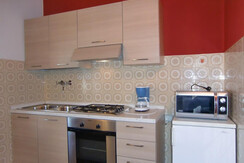 Ambra C: angolo cottura attrezzato Ambra C: angolo cottura attrezzato