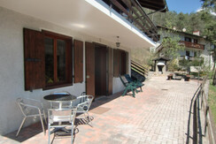 Ambra D: giardino attrezzato Ambra D: giardino attrezzato