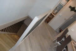 Scala interna fra piano terra e primo Scala interna fra piano terra e primo