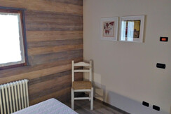 Parete in legno con perline spazzolate Parete in legno con perline spazzolate