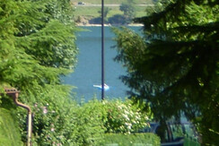 Il lago in lontananza Il lago in lontananza