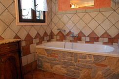 Casa Carla - particolare vasca da bagno Casa Carla - particolare vasca da bagno