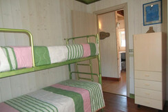 Schlafzimmer mit Etagenbetten Schlafzimmer mit Etagenbetten