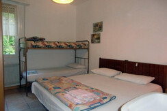 Stanza matrimoniale + letto castello Stanza matrimoniale + letto castello