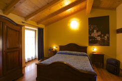 Stanza matrimoniale mansarda Stanza matrimoniale mansarda