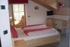 camera rossa camera rossa