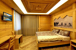 camera-matrimoniale-La-Stube_tv