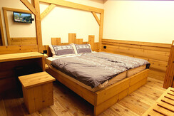 letto-matrimoniale-Crocus_tv