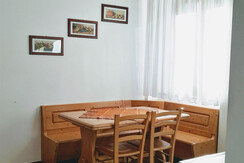 Appartamento trilocale con balcone_5p_zona giorno4