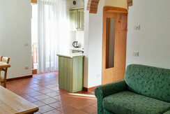 Appartamento trilocale con balcone_5p_zona giorno2