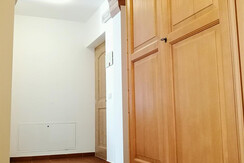 Appartamento trilocale con balcone_4p_corridoio