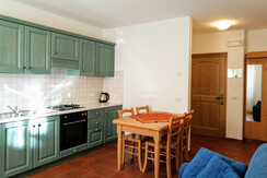 Appartamento trilocale con balcone_4p_zona giorno1