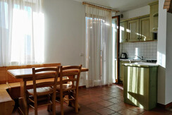 Appartamento trilocale con balcone_4p_zona giorno4