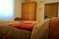 Camera matrimoniale con balcone_camera