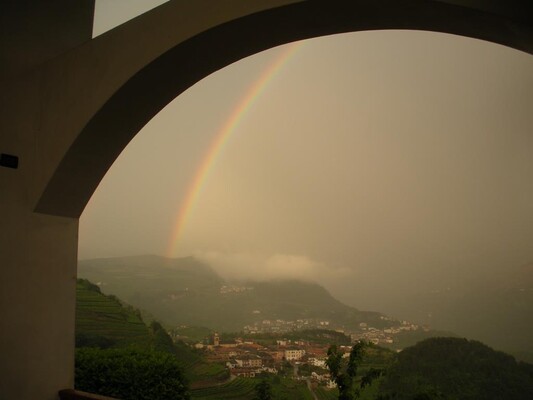 arcobaleno visto dal portico