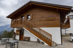 esterno entrate appartamenti