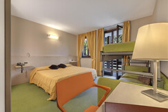 4-bed room 4-bed room