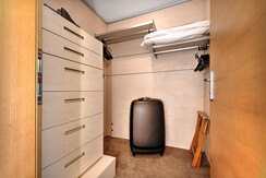 Family room - cabina armadio Family room - cabina armadio