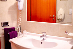 bagno camera albergo centrale canazei bagno camera albergo centrale canazei