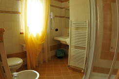 Copia di bagno giallo