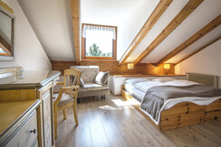 CV Hotel - camera mansardata doppia-tripla (2) o D