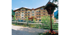 Albergo Alla Rosa - Canazei - Val di Fassa Albergo Alla Rosa - Canazei - Val di Fassa