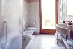 Hotel Almazzago - Bagno Family