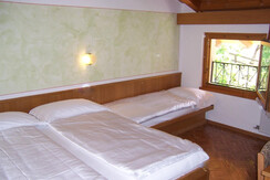 Tripla letti finestra aperta