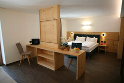 SUPERIOR 5 (2) SUPERIOR 5 (2)