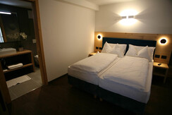 SUITE 5 (2) SUITE 5 (2)