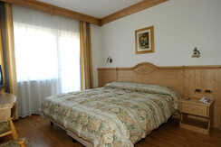 Alpen Hotel Panorama - Room Tirolese  Alpen Hotel Panorama - Room Tirolese