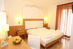 Alphotel Milano camera doppia 3° piano foto Hollyw Alphotel Milano camera doppia 3° piano foto Hollyw